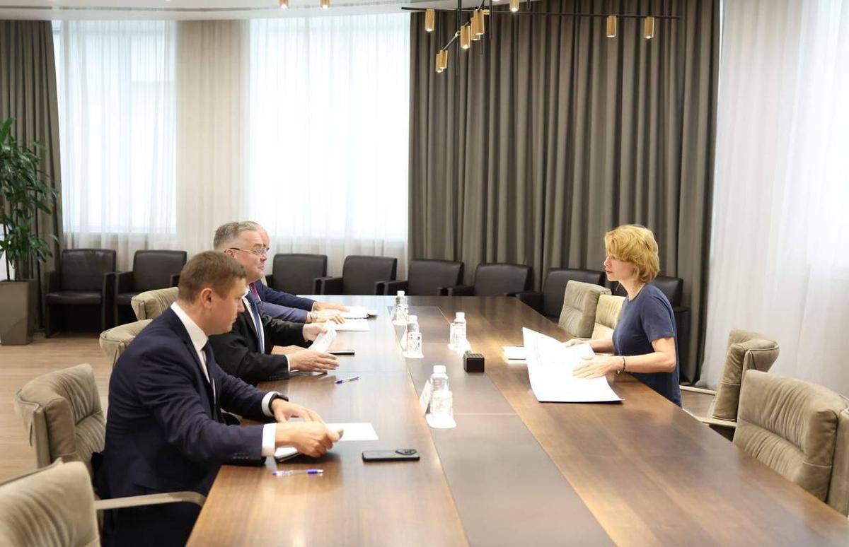 Вопросы АПК обсудил глава Ставрополья с министром сельского хозяйства страны