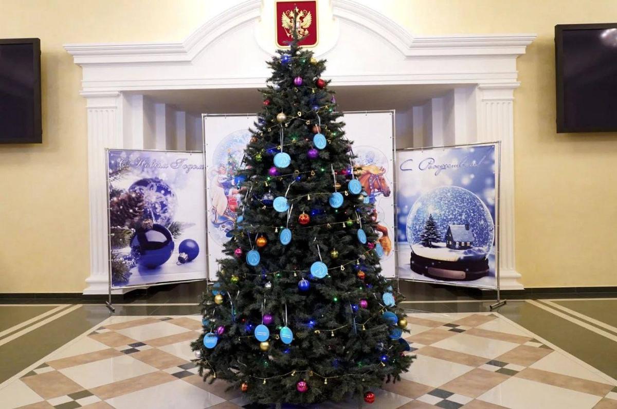 Губернатор Ставрополья в очередной раз снимет с Елки желаний несколько шаров