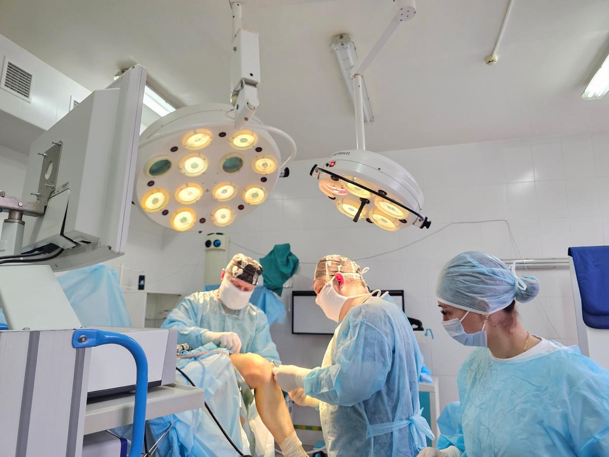 Первую пластику по восстановлению связки на колене провели хирурги Железноводска