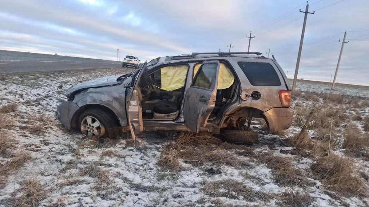 На сухой трассе в Александровском округе перевернулся и погиб водитель «Форда»