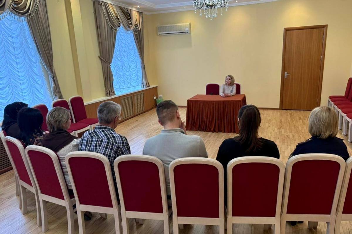 В Ставрополе осужденные встретились с актрисой театра