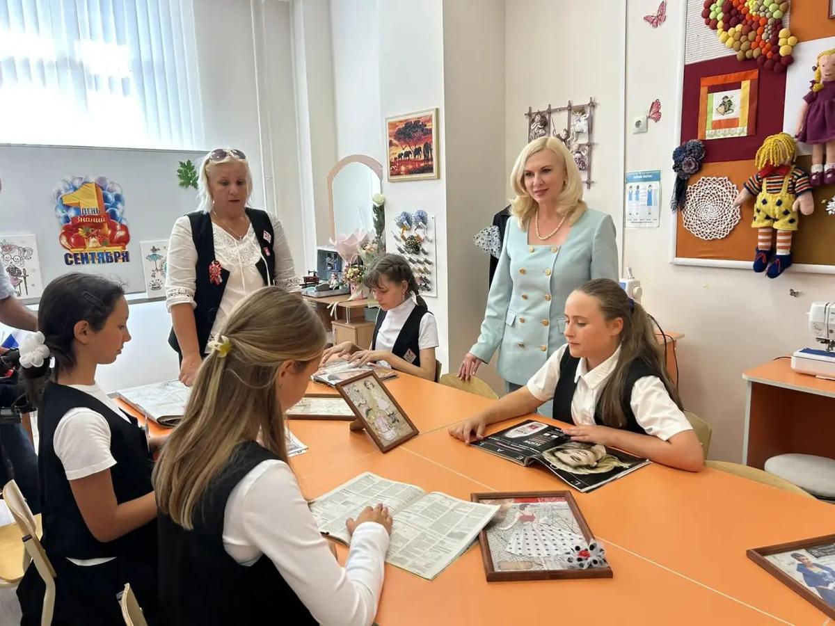 Более чем в 400 школах Ставрополья по нацпроекту обновили кабинеты