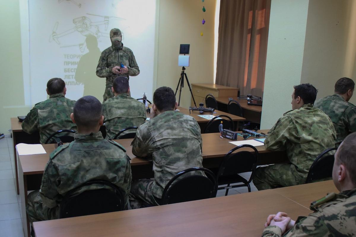 В Ставрополе для росгвардейцев открыли пункт обучения на операторов БПЛА