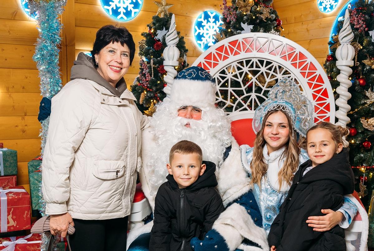 В гостях у Деда Мороза в Ставрополе побывали почти 6200 взрослых и детей