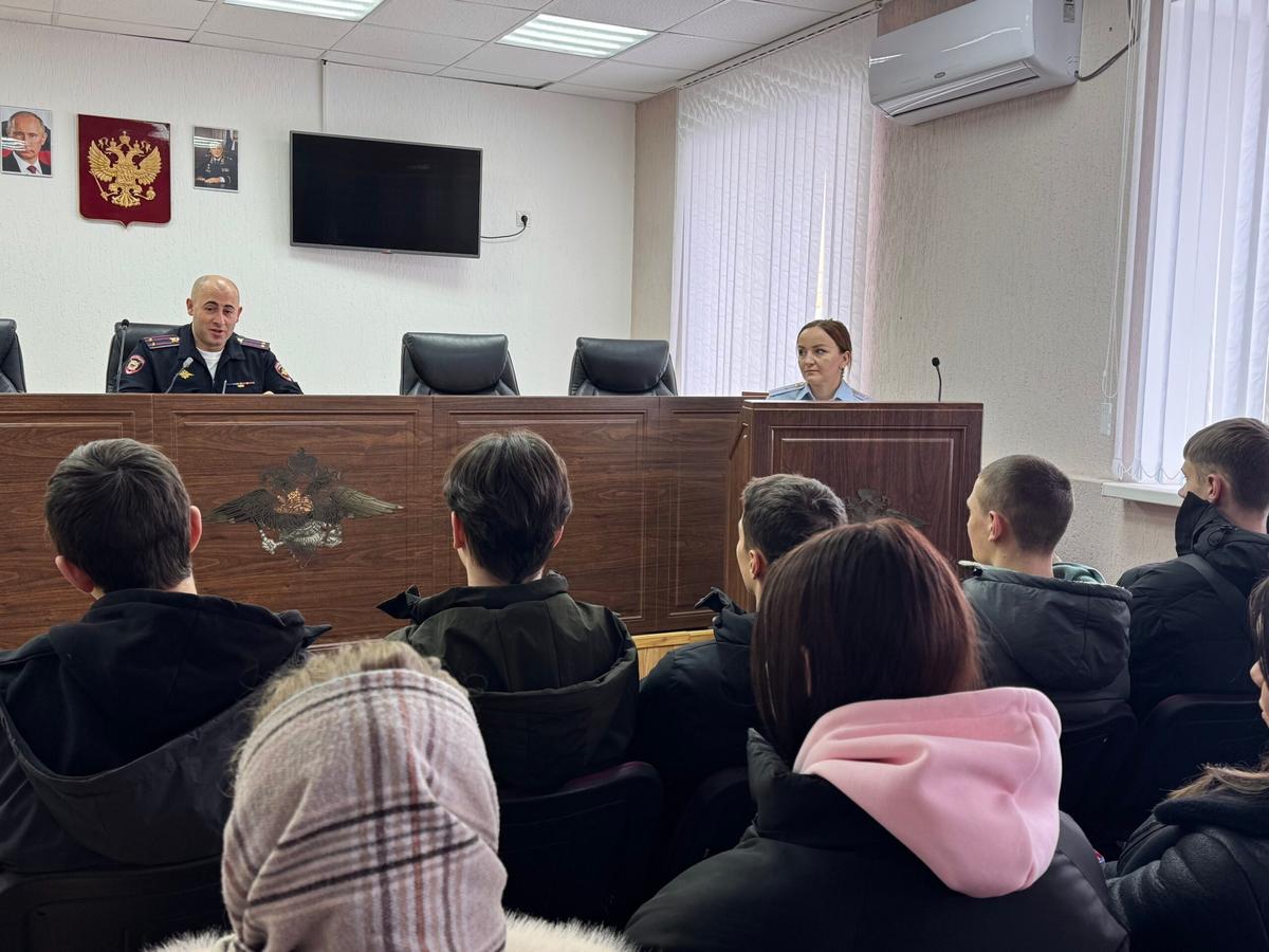 Ставропольские полицейские приняли участие в акции «Студенческий десант»