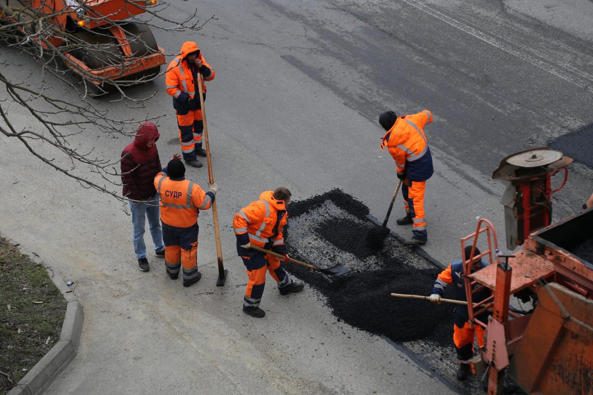 В Ставрополе уже начали ямочный ремонт дорог
