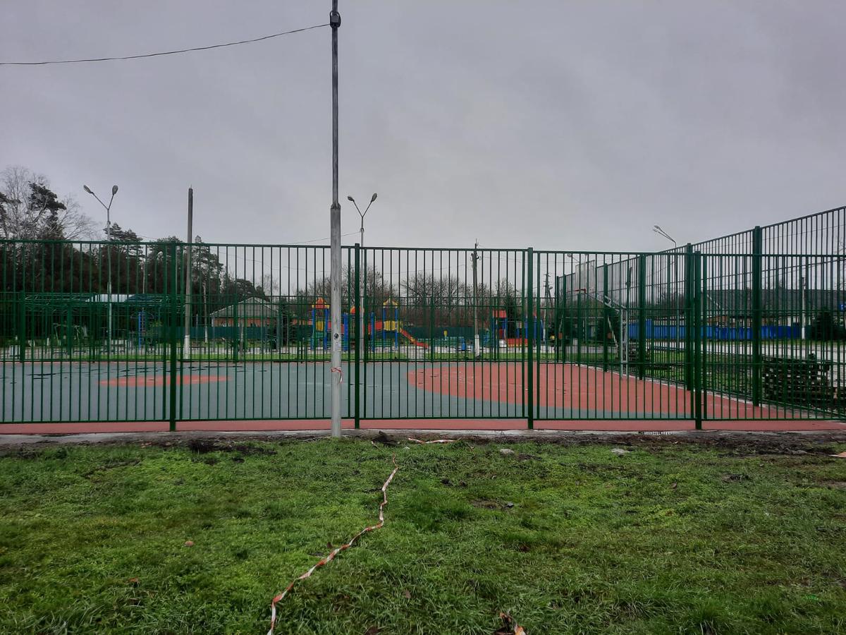 В посёлке Новоалександровского округа привели в порядок спортплощадку