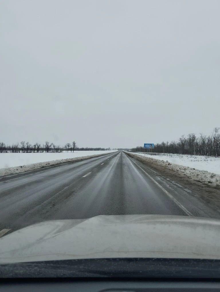 Более 4,3 тысячи дорог на Ставрополье продолжают чистить от снега