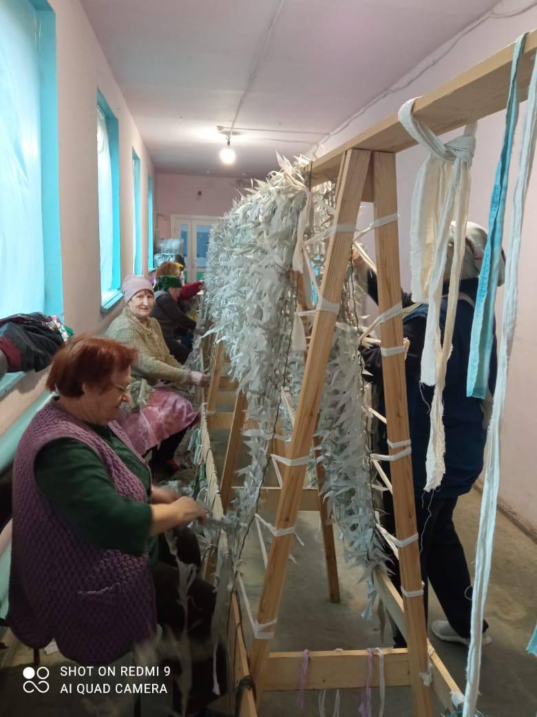 В 2025 году волонтеры Новоселицкого округа изготовили 1000 маскировочных сетей