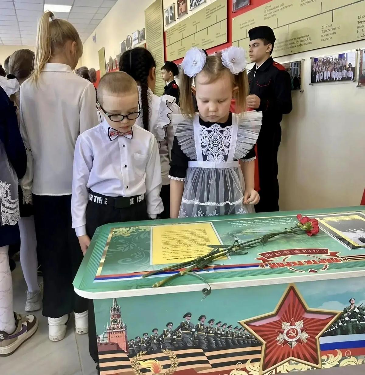 В честь бойцов Афганистана и СВО в 5-й школе Георгиевска открыли 11 Парт Героев