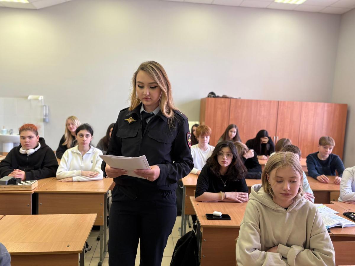 В Ставрополе прошла профилактическая встреча полицейских с учениками