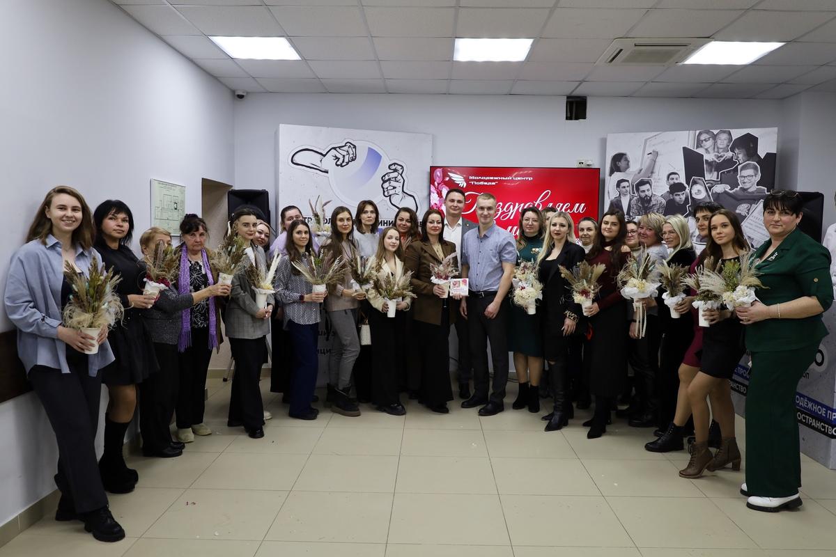 В Ставрополе для руководительниц НКО провели цветочный мастер-класс