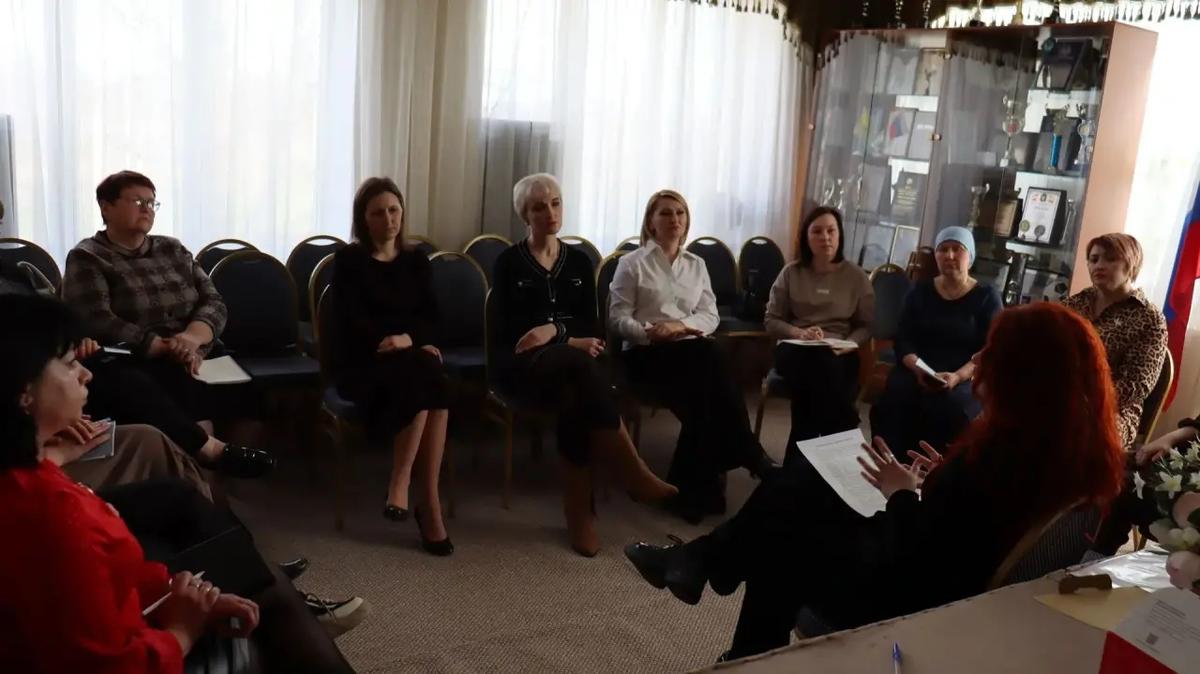 Соцработники Ставрополья обменялись опытом работы с семьями участников СВО