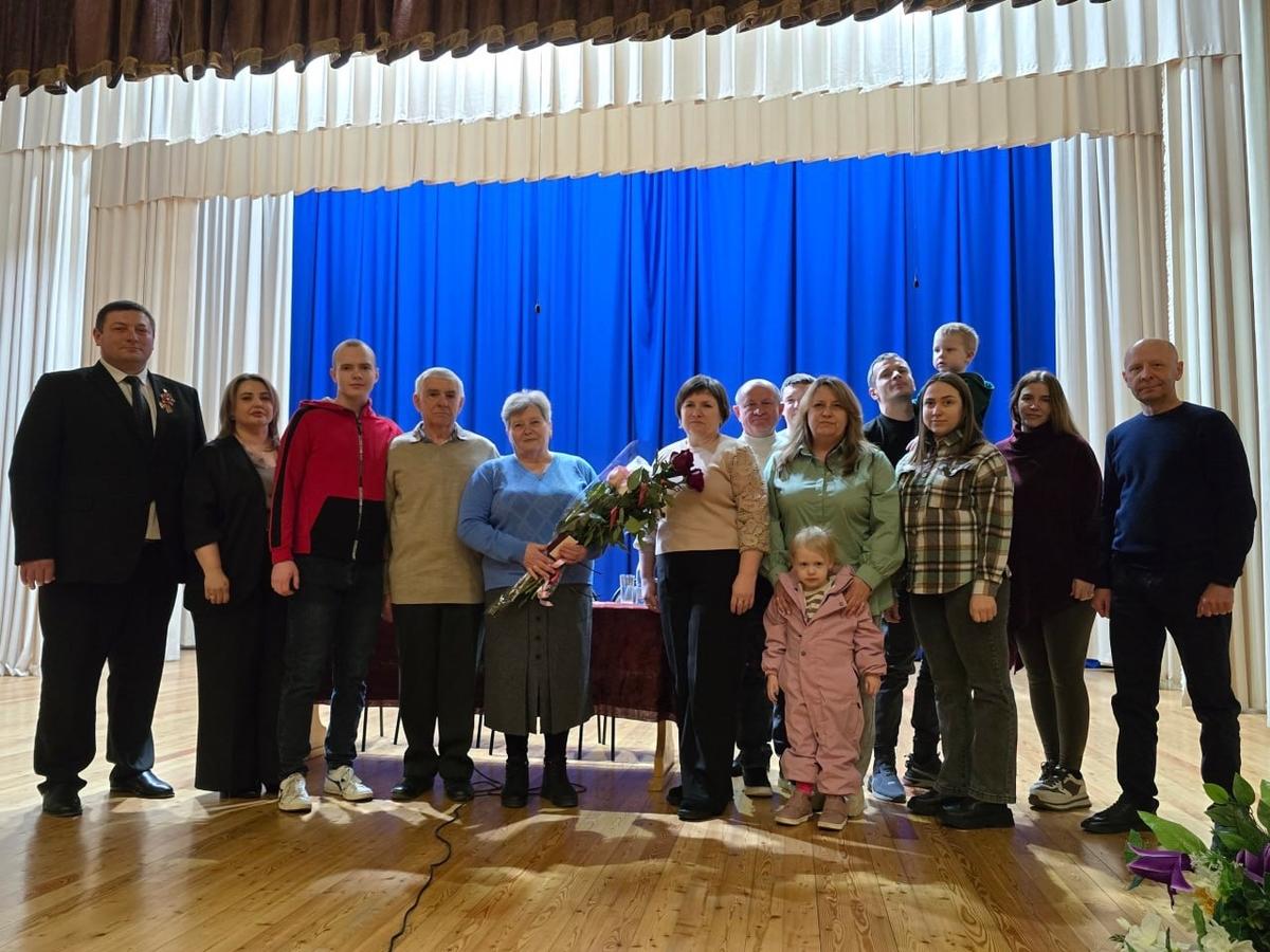 Жительницу Ставрополья наградили медалью «Материнская слава»