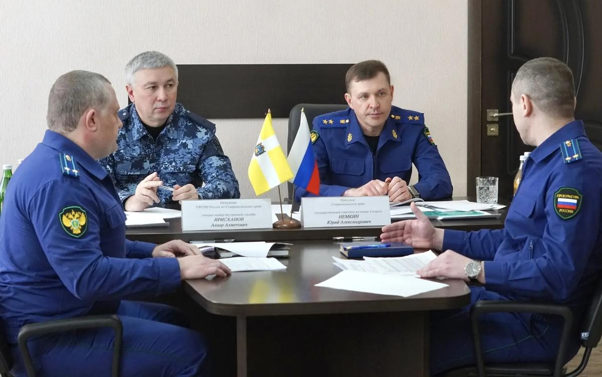 Качество медицины для осужденных обсудили в колонии в Ставрополе с прокуратурой