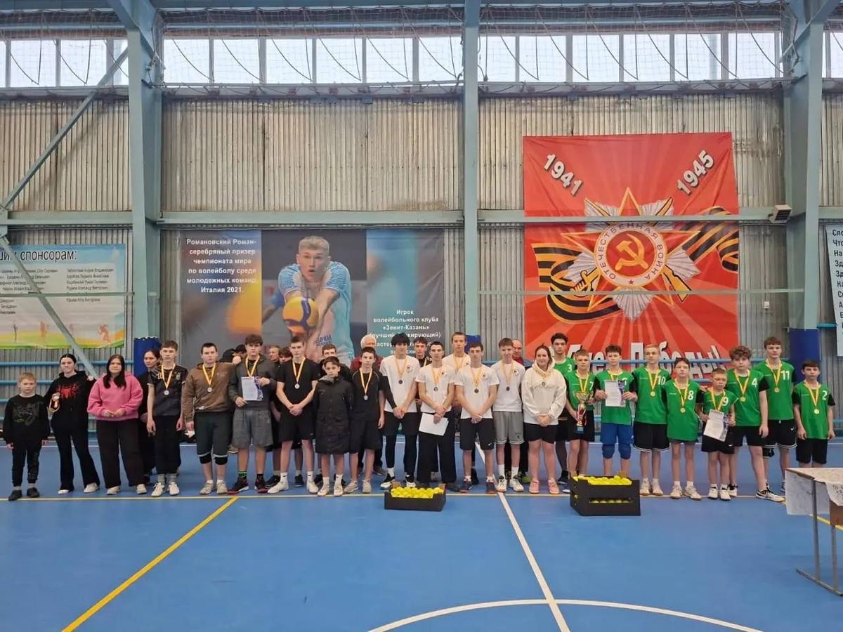 На Ставрополье юные волейболисты разыграли Кубок памяти героя