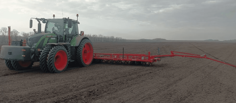 Весенние полевые работы стартовали в Новоалександровском округе