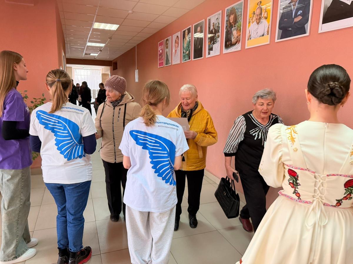 В Георгиевском округе «Волонтёры Победы» поздравили женщин с 8 марта