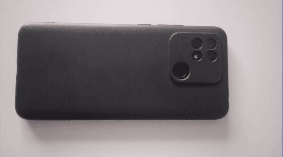 В Невинномысске юный сотрудник склада из Ставрополя хотел украсть чужой смартфон