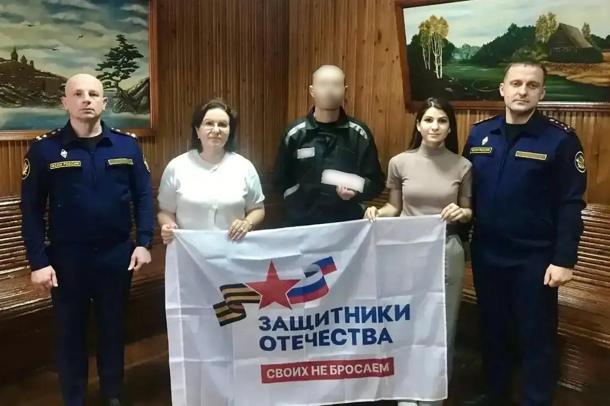 Осуждённый Ставропольской ИК-5 получил удостоверение ветерана боевых действий