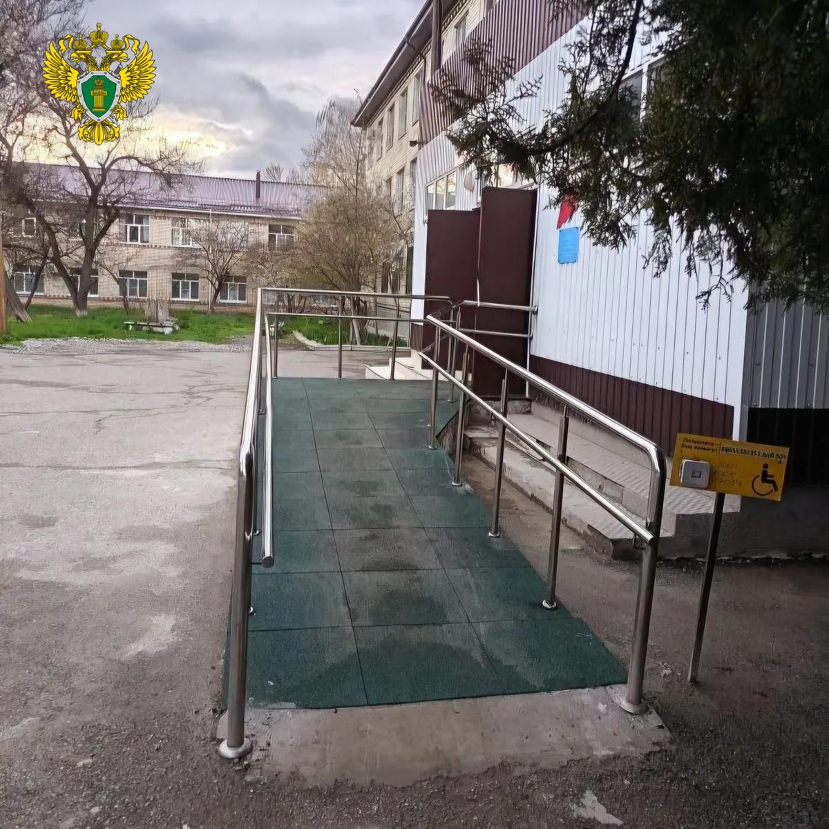 Больницу в Михайловске обязали сделать доступной для инвалидов