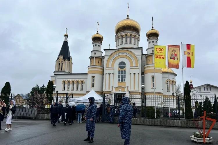 На Северном Кавказе росгвардейцы обеспечили безопасность в православный праздник