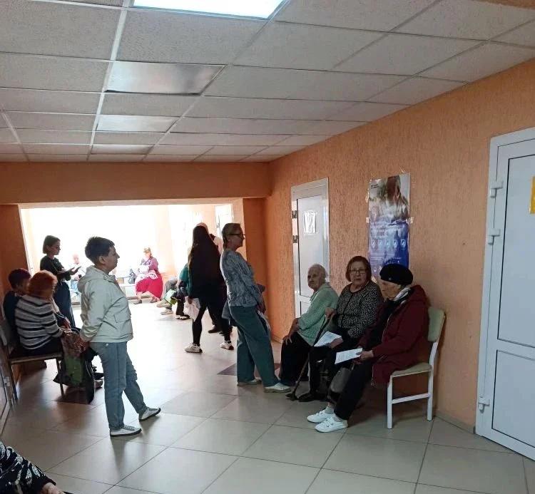 Мобильная бригада медиков осмотрела 121 пациента в Солнечнодольске