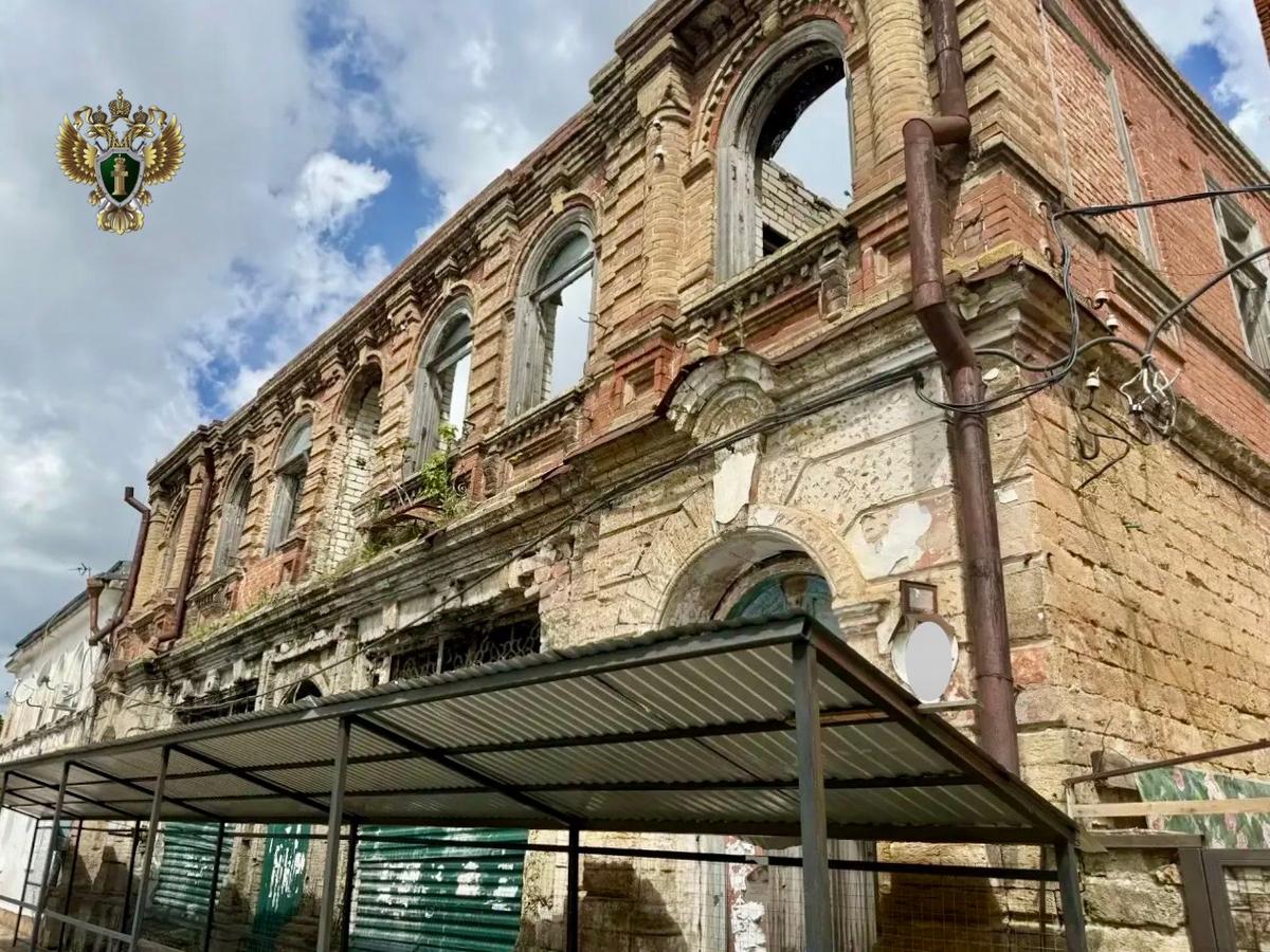 Прокуратура взялась за сохранение старинного дома в Ставрополе