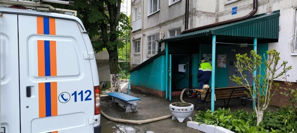 В Ставрополе устраняют последствия сильного дождя и ветра