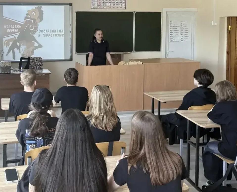 В Труновском округе школьникам рассказали о правовой безопасности
