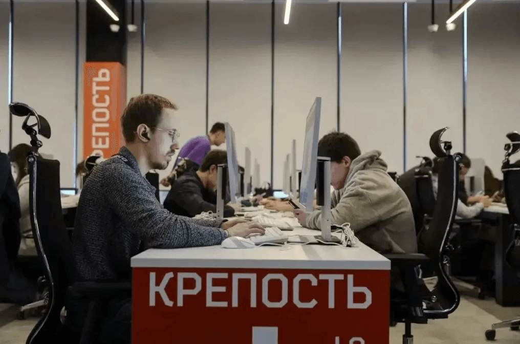 Летний «бассейн» для будущих айтишников стартовал в Ставрополе