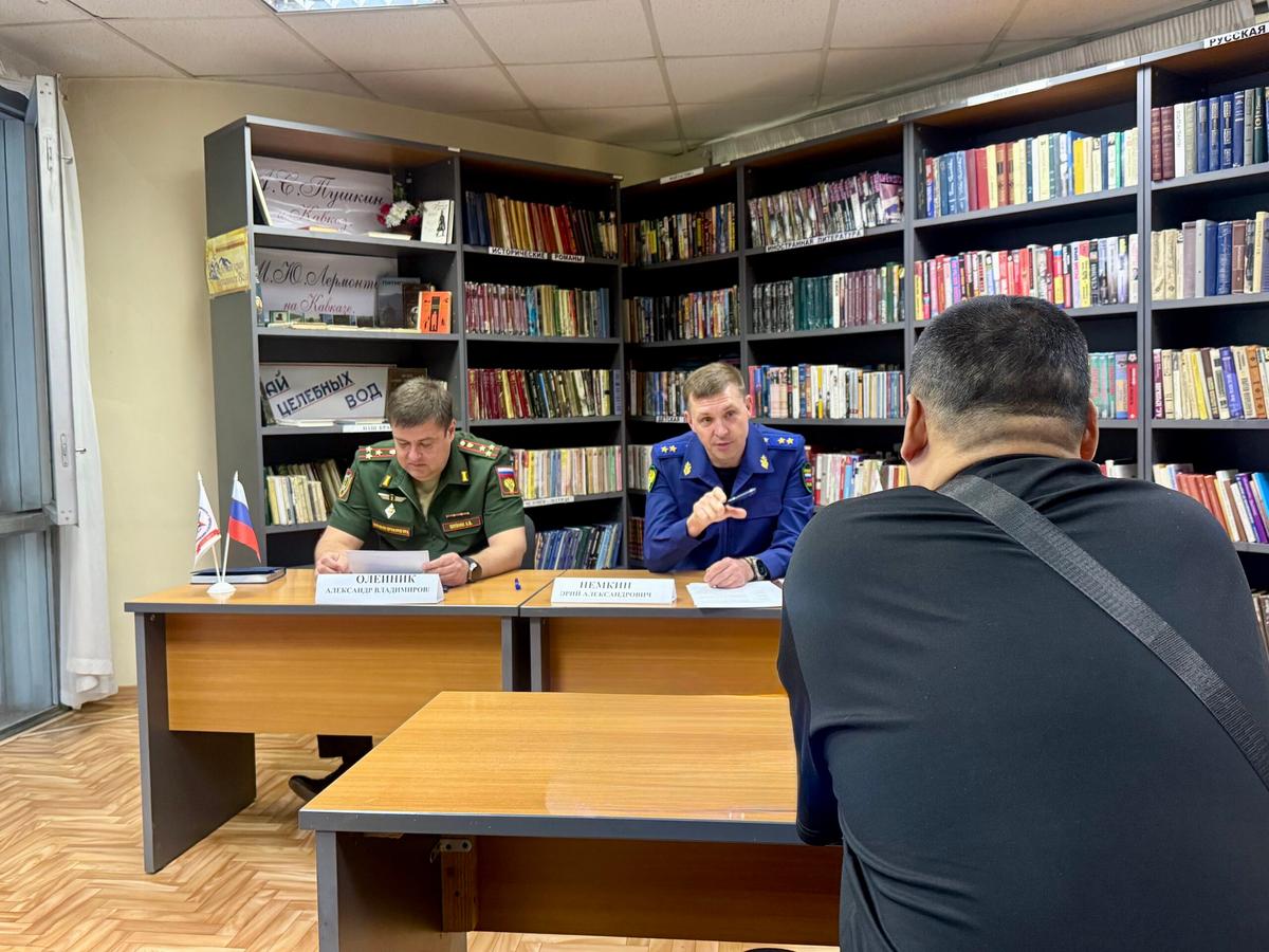 Прокурор Ставрополья встретился с участниками спецоперации