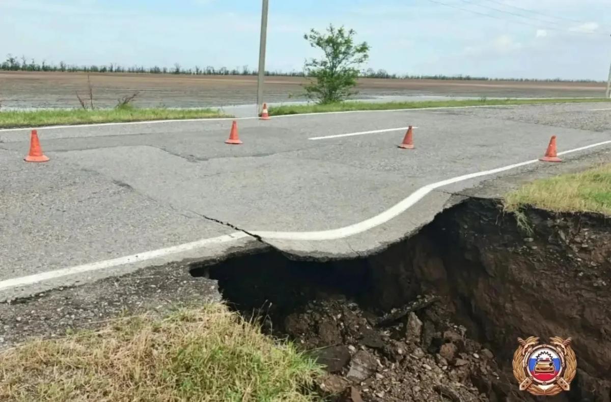 Губернатор поручил оперативно восстановить размытую дорогу в Курском округе