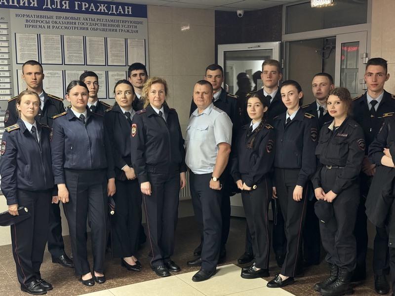 Курсанты побывали в гостях у сотрудников УМФД Ставрополя