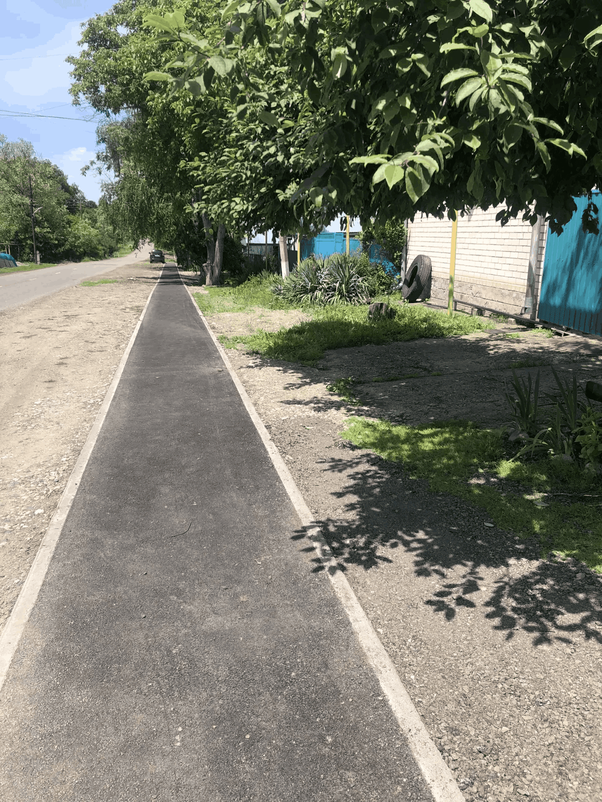 В Кочубеевском округе по инициативе жителей хутора построили пешеходную дорожку