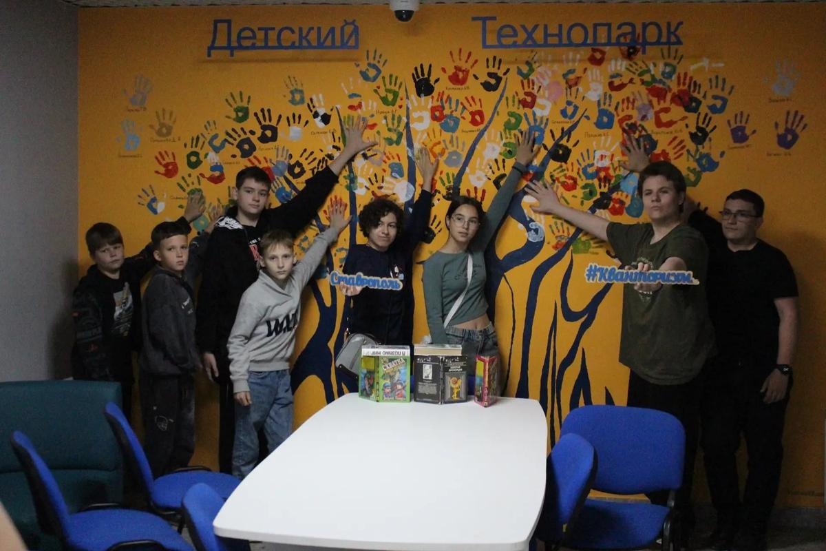 На летней смене в «Кванториуме» Михайловска дети покоряют знания о космосе