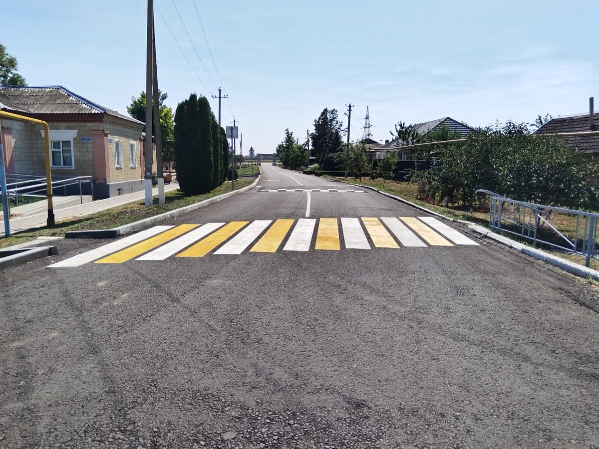 В селе Ипатовского округа заканчивается ремонт дороги