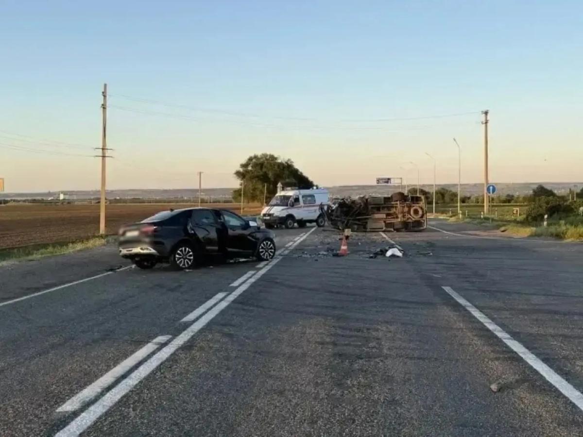 В тройном ДТП в Петровском округе травмы получили трое взрослых и ребенок