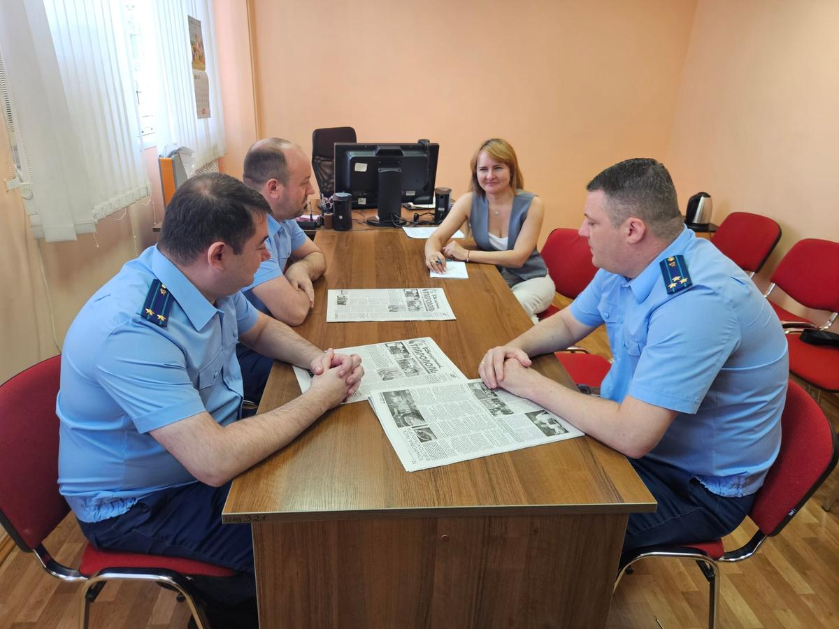 Рабочую встречу провели прокуроры районов Ставрополя и редактор «Вечерки»
