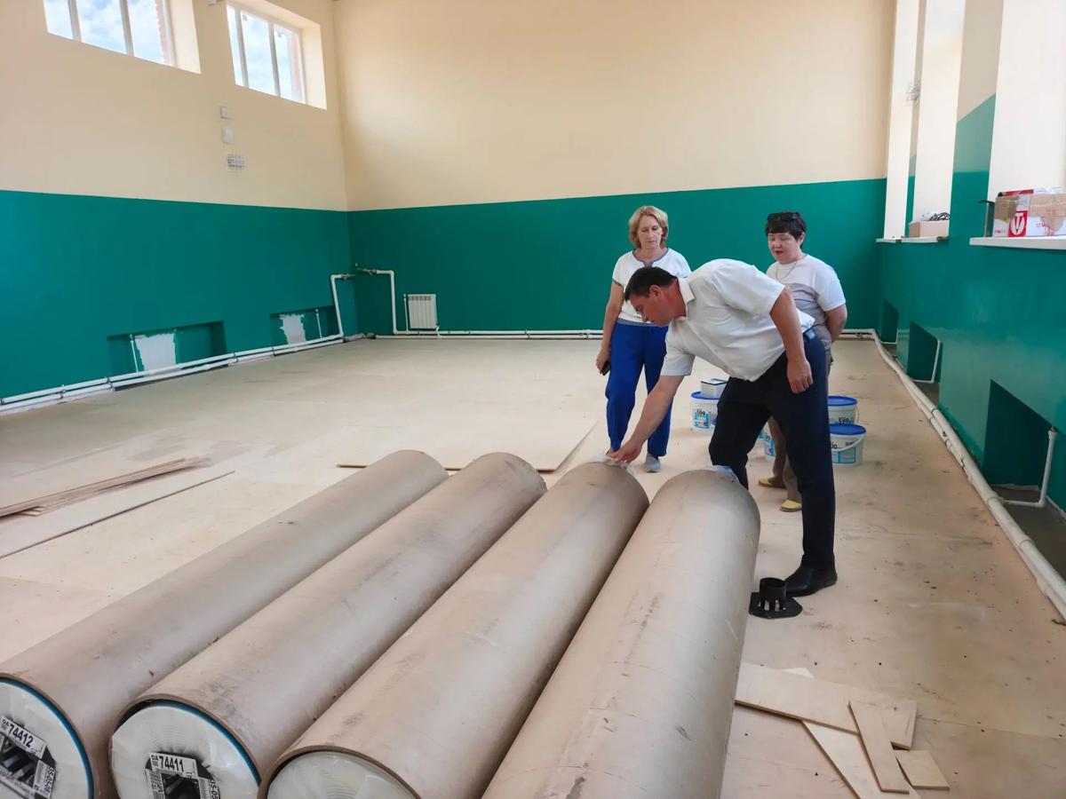 Школу в поселке Владимировка обновят к началу учебного года