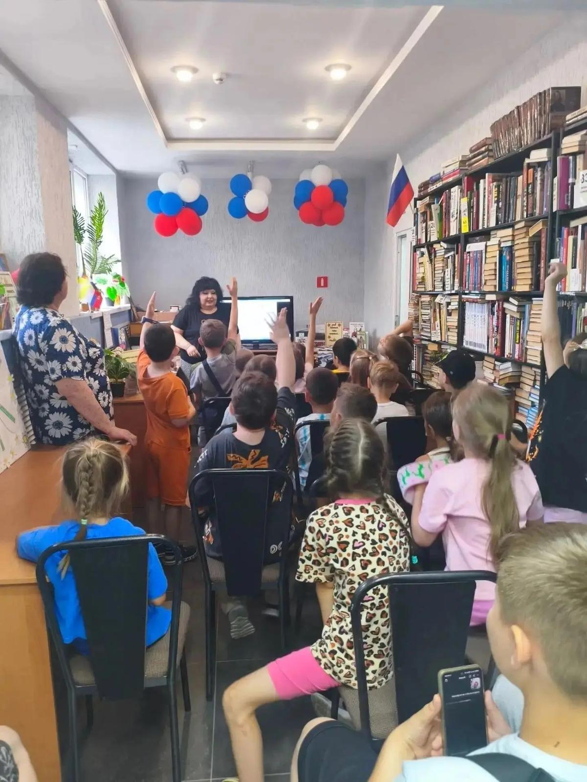 Летняя кампания каникул продолжается во многих дворах во всех районах Ставрополя