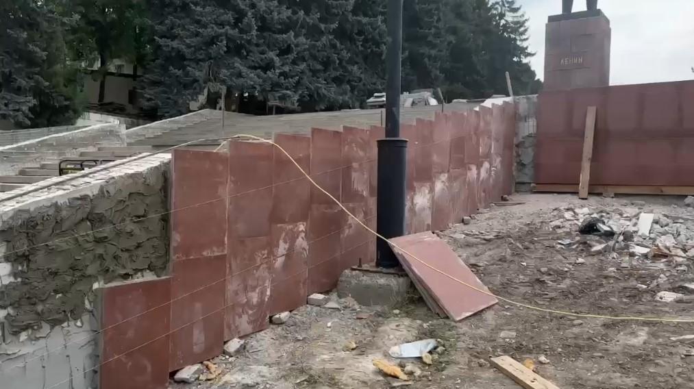 В Пятигорске для отделки подпорных стен используют долговечный гранит