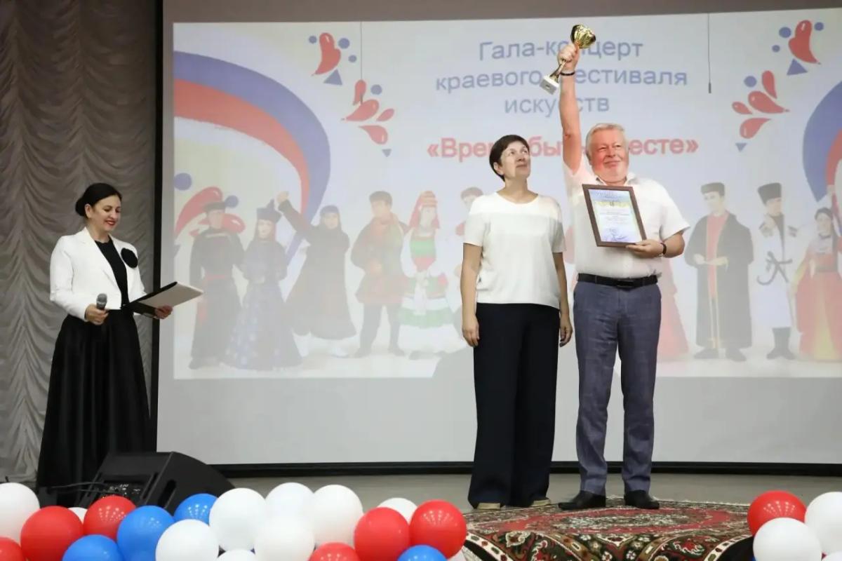 19 центров соцобслуживания Ставрополья участвовали в концерте «Время быть вместе»