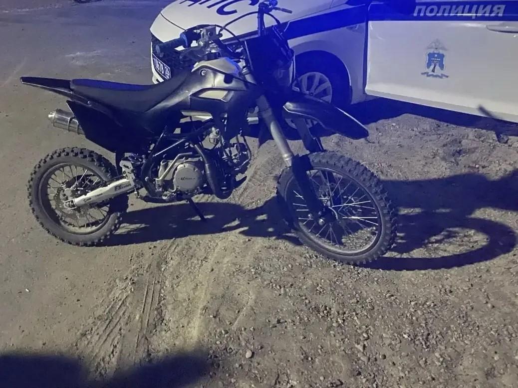 В Зеленокумске подросток на питбайке сбил девятилетнюю девочку