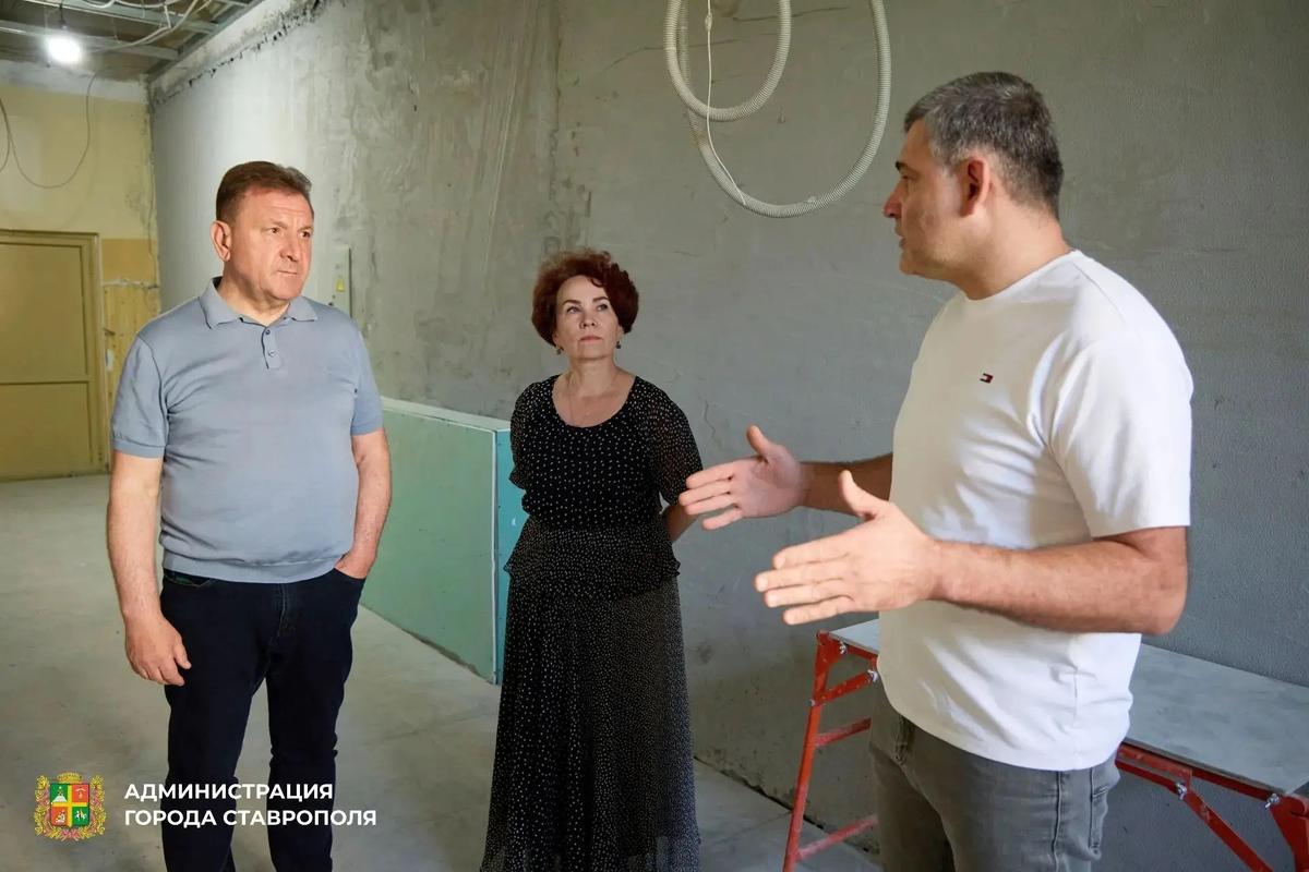 Мэр Ставрополя поручил ускорить темп капремонта в учреждениях образования