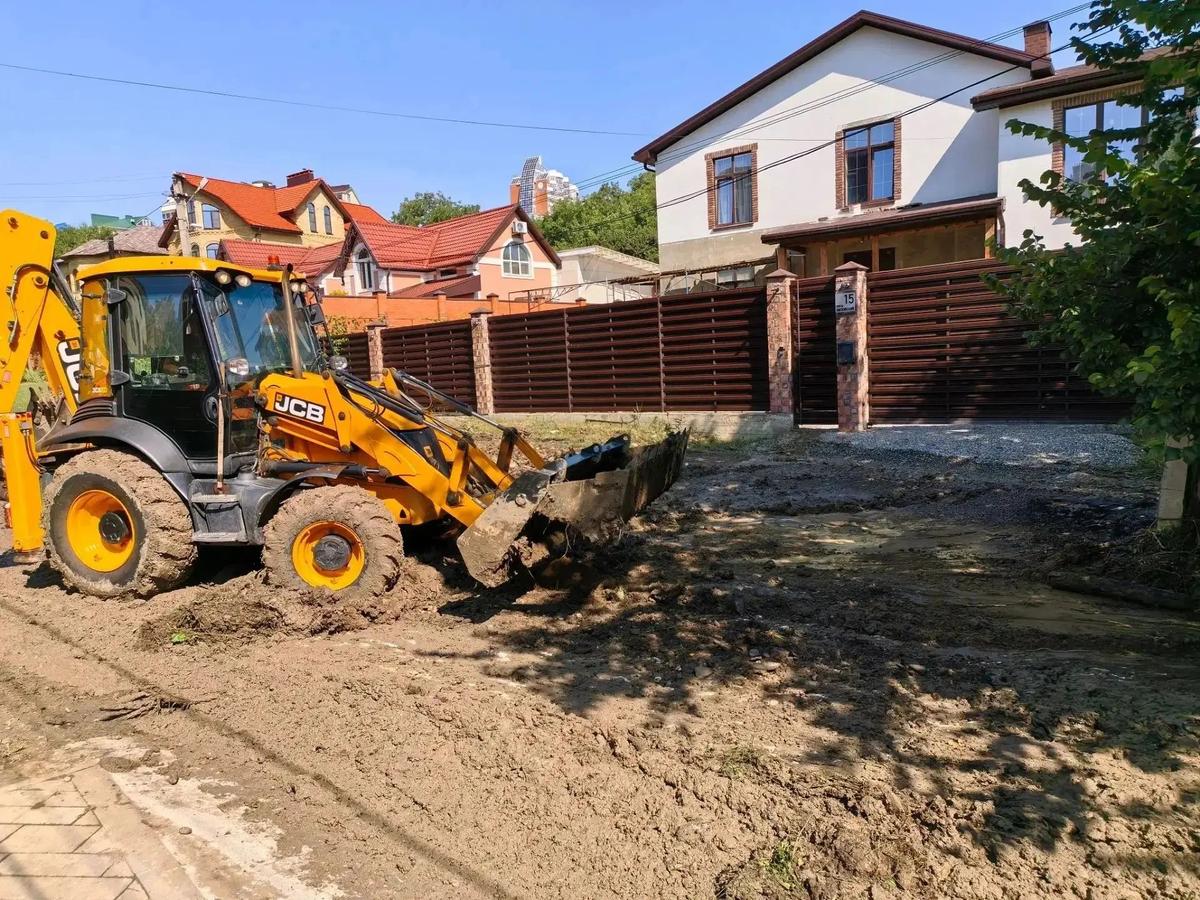 В Ставрополе коммунальные службы продолжают ликвидировать последствия ливня