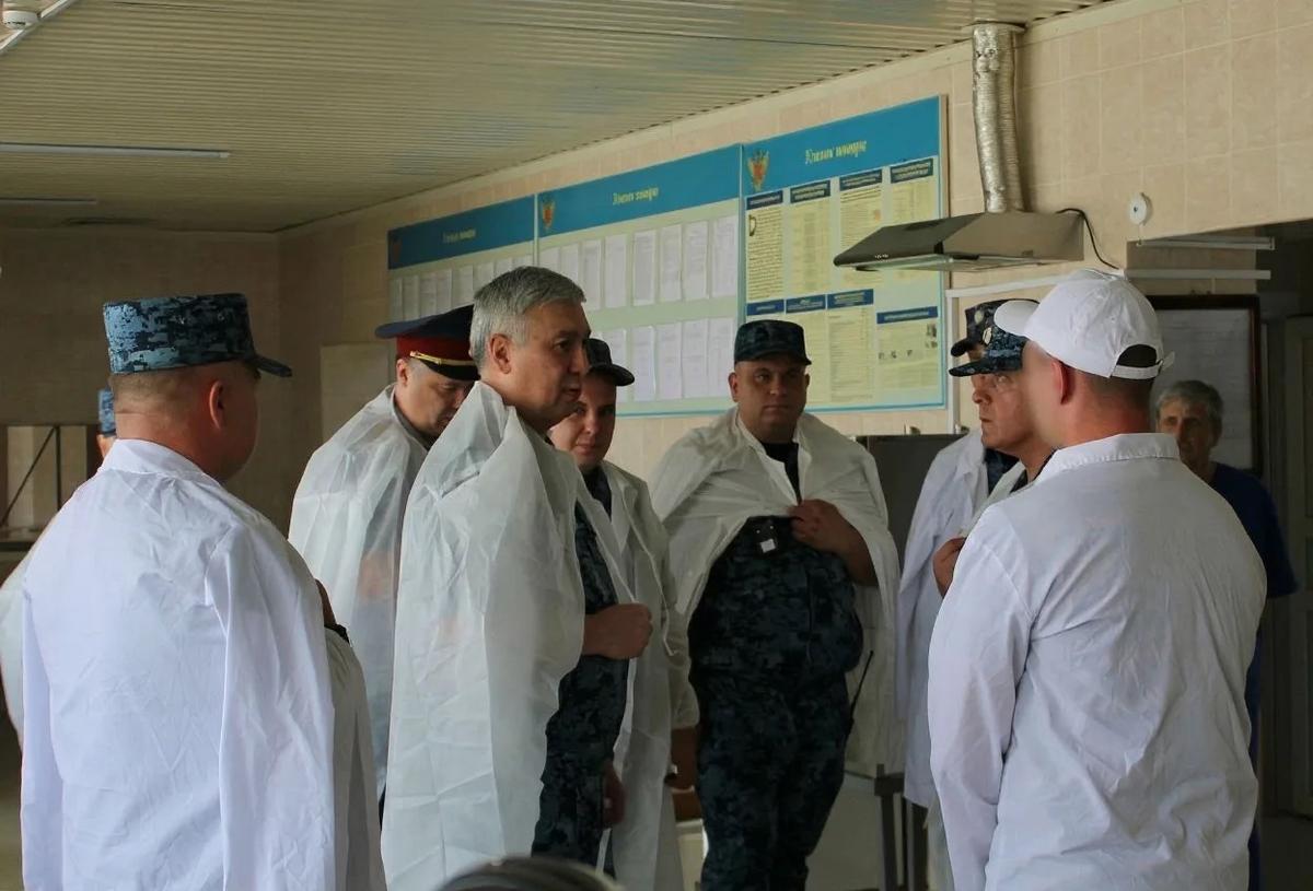 Глава УФСИН Ставрополья проверил условия содержания осуждённых в ЛИУ-8