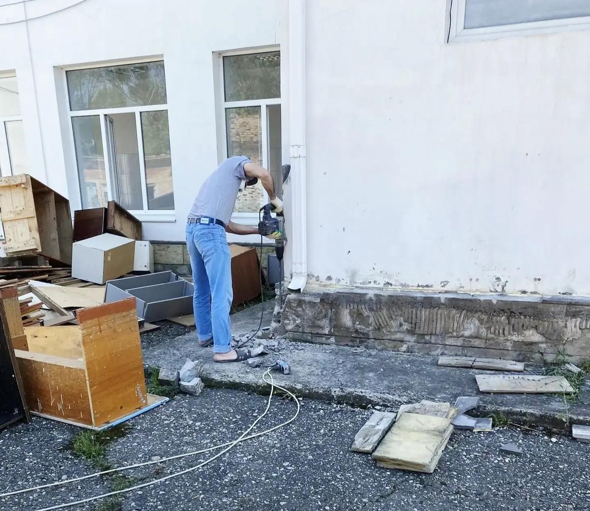 В Минводах начался капремонт школы