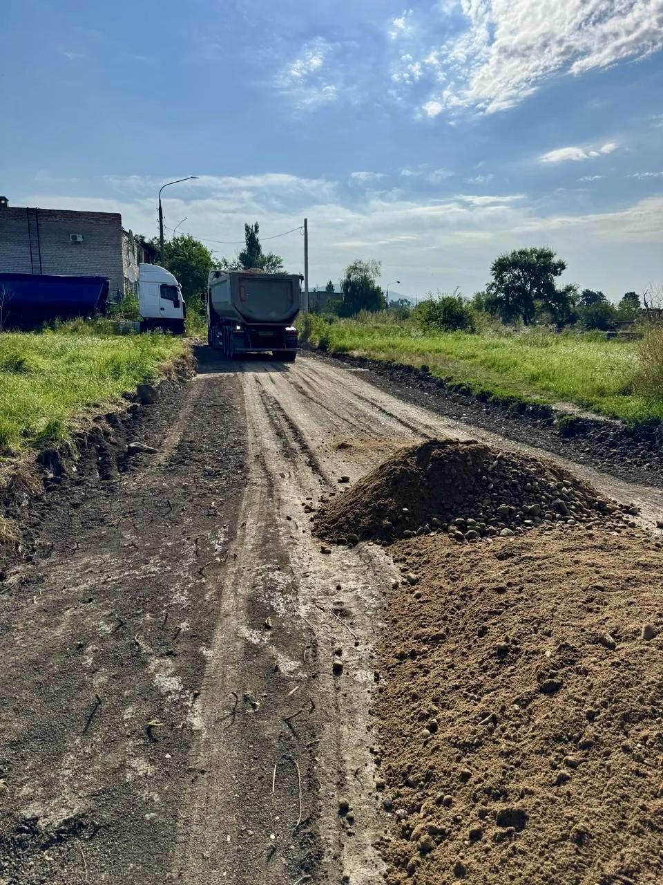 В Минераловодском округе начался ремонт двух автодорог