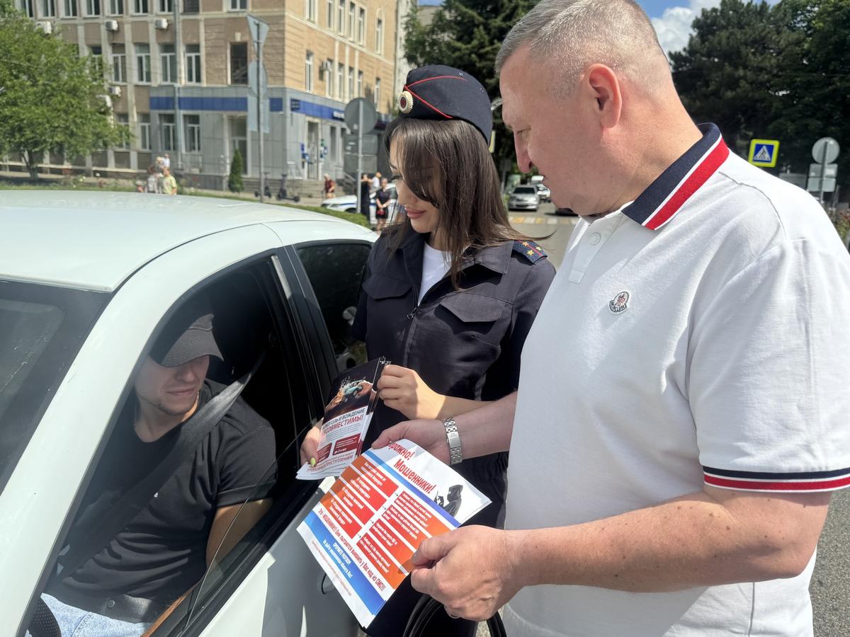 В Минераловодском округе полицейские на улице пообщались с водителями